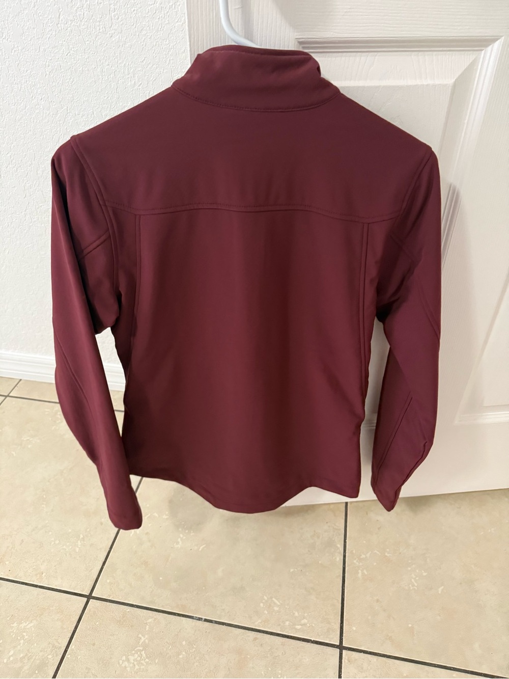 Ariat Girls' Burgundy Full-Zip Softshell Jacket - Picture 4 of 4